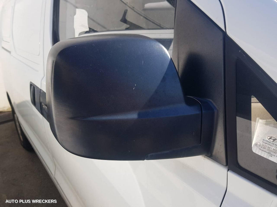 2008 Hyundai Iload/imax Left Quarter Panel