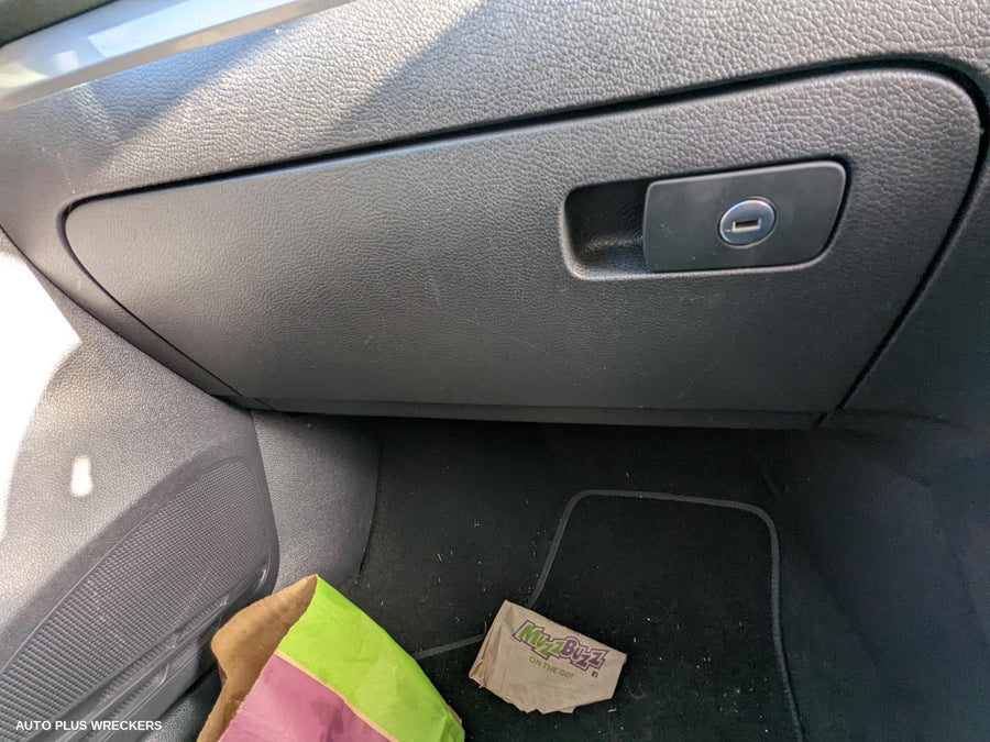 2011 Volkswagen Golf Left Rear Door Window