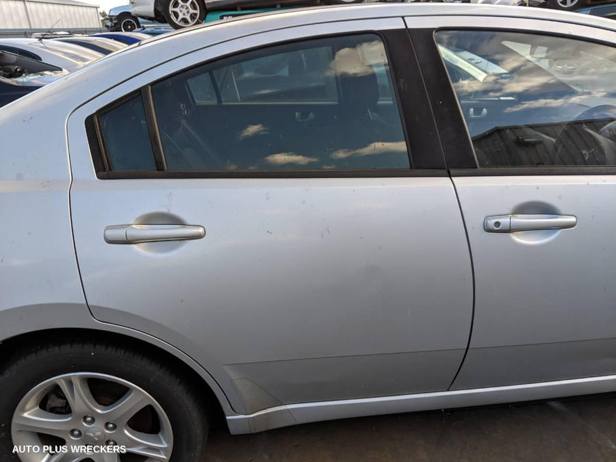 2006 Mitsubishi 380 Door Boot Gate Lock