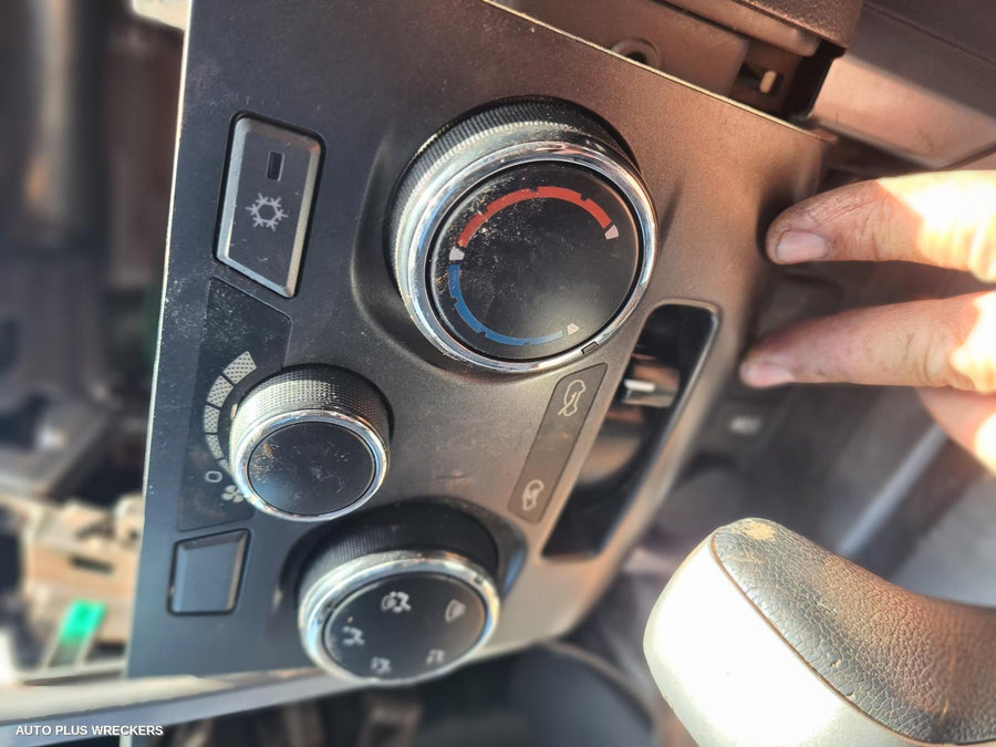 2012 Holden Colorado Door Boot Gate Lock