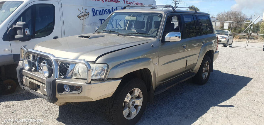 2005 Nissan Patrol Left Front Door Window
