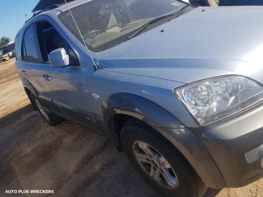 2005 Kia Sorento Left Front Door Window