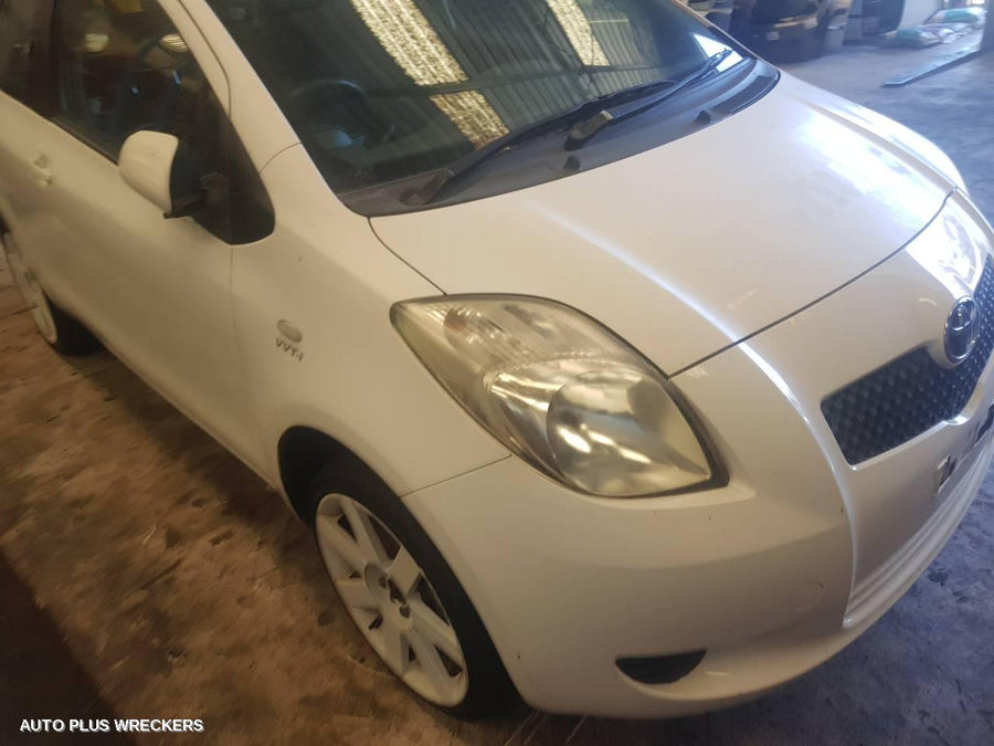 2007 Toyota Yaris Sunvisor