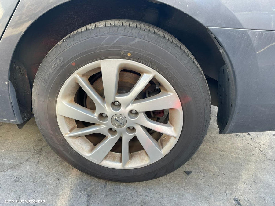 2015 Nissan Pulsar Left Front Door Window