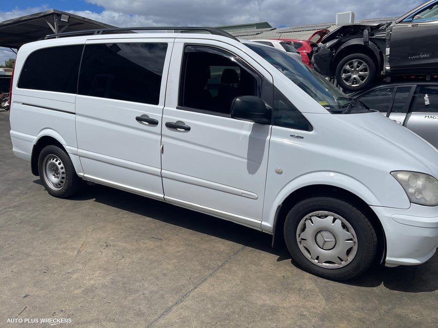 2014 Mercedes Vito Right Guard Liner