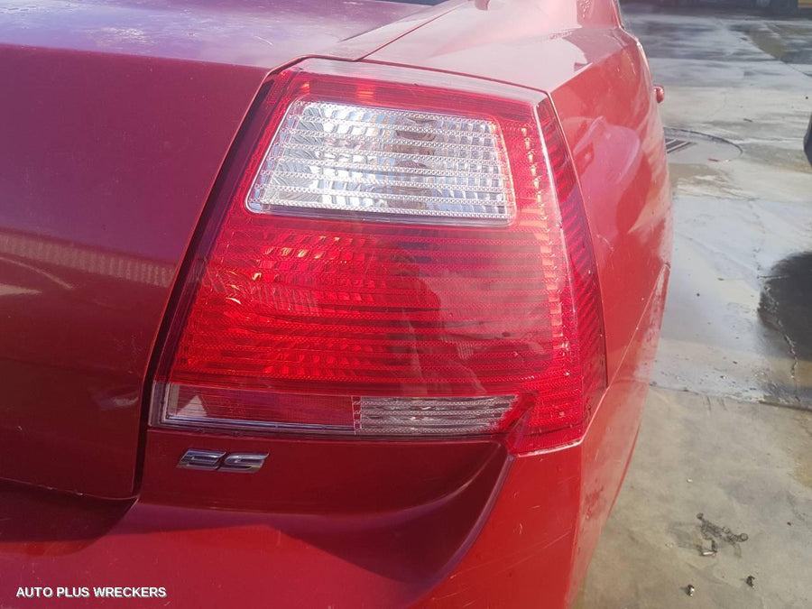 2007 Mitsubishi 380 Left Front Door Window