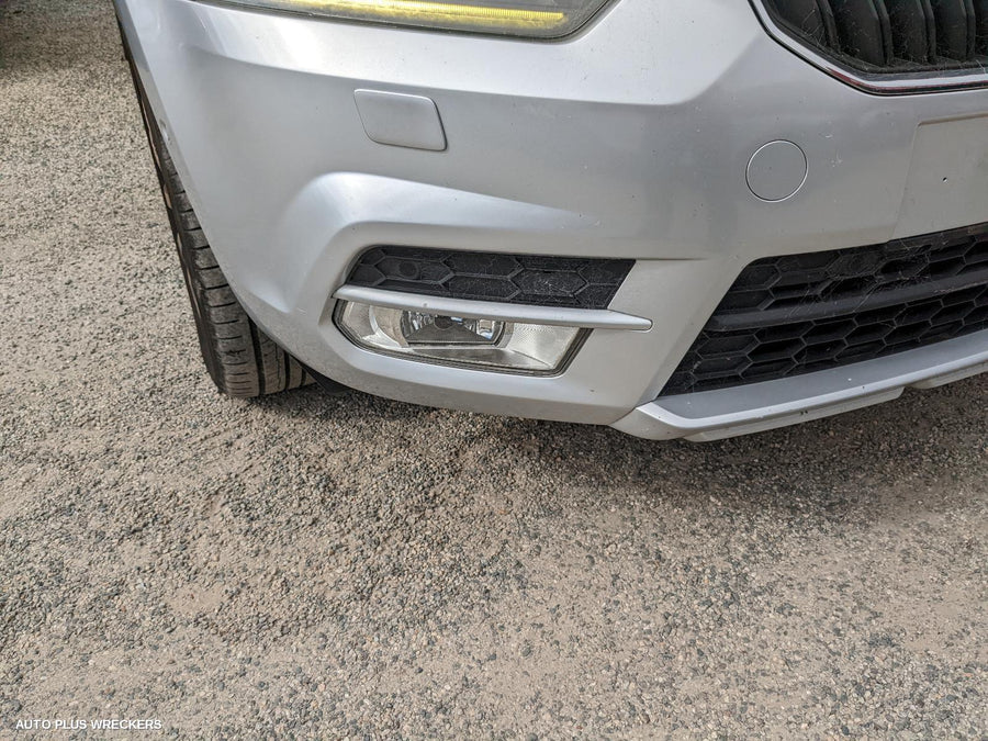 2011-2017 Skoda Yeti Left Front Door