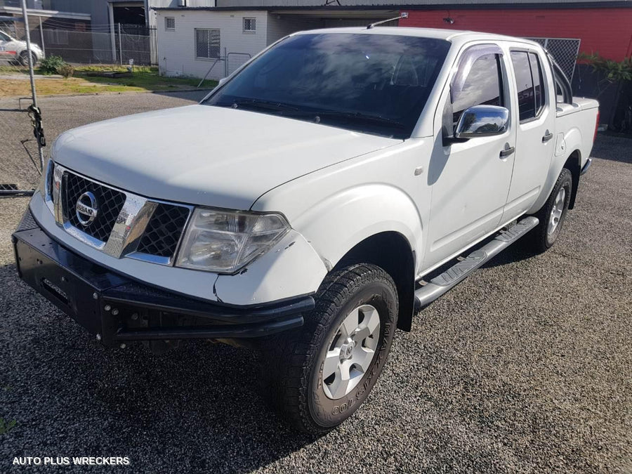 2006 Nissan Navara Right Front Door Window