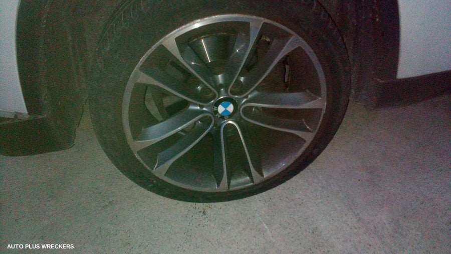 2013 Bmw X1 Right Guard