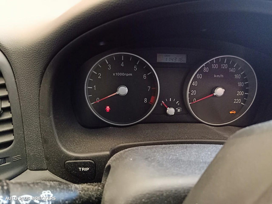 2006 Hyundai Accent Left Front Door