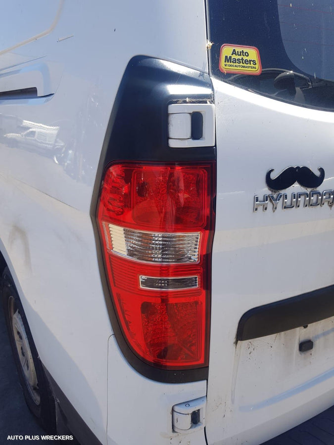 2008 Hyundai Iload/imax Left Front Door