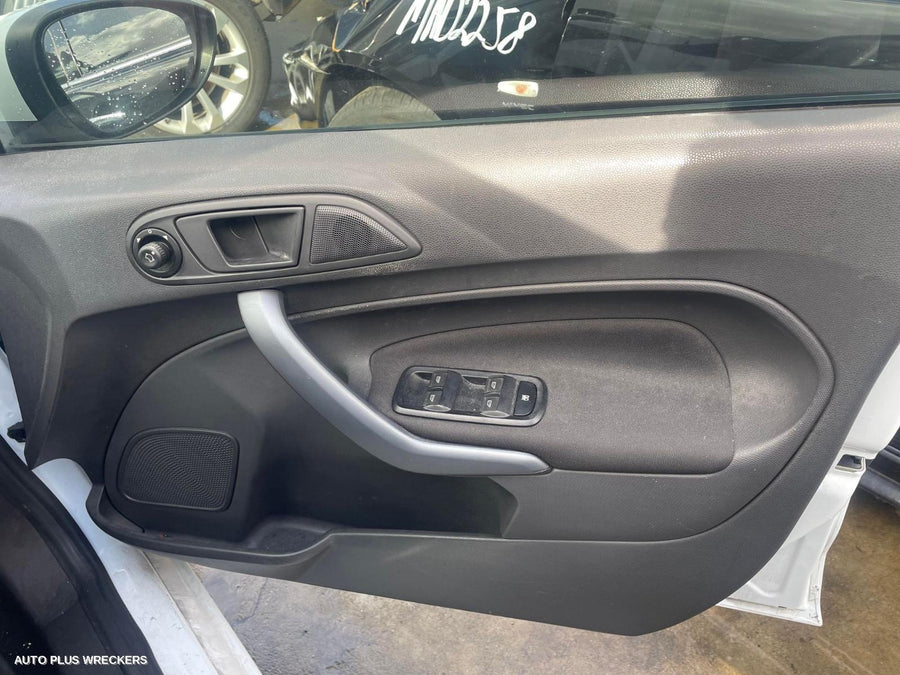 2016 Ford Fiesta Right Front Door Window