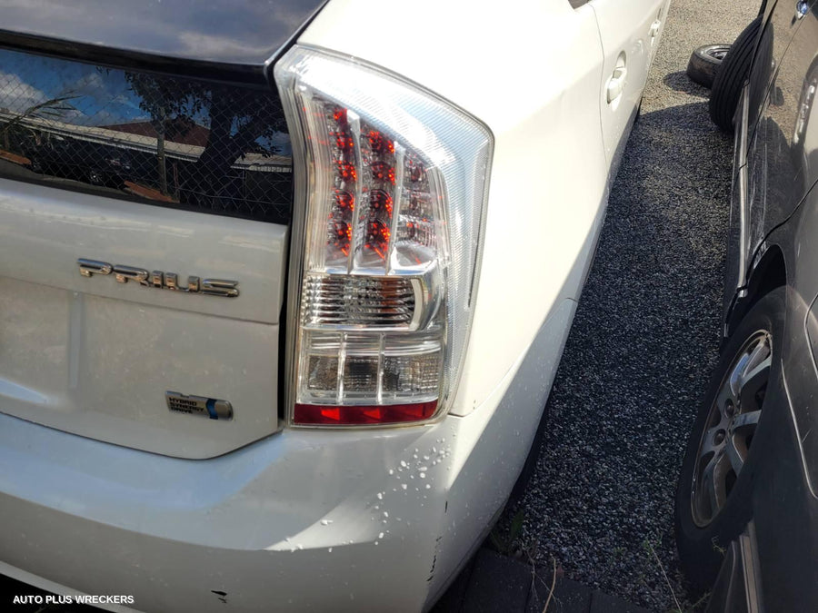 2010 Toyota Prius Left Front Door