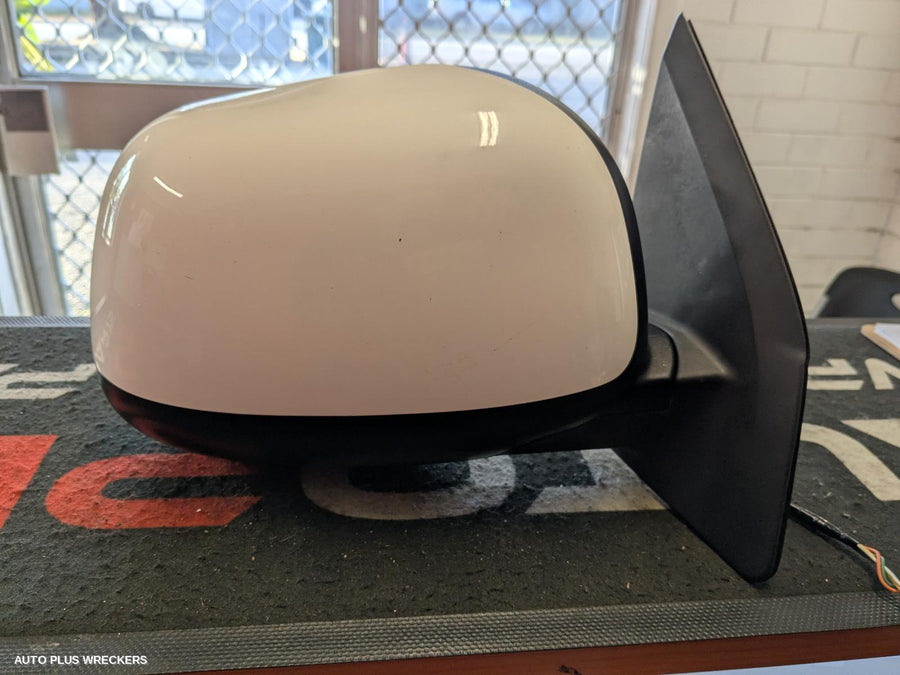 2020 Mitsubishi Outlander Right Door Mirror