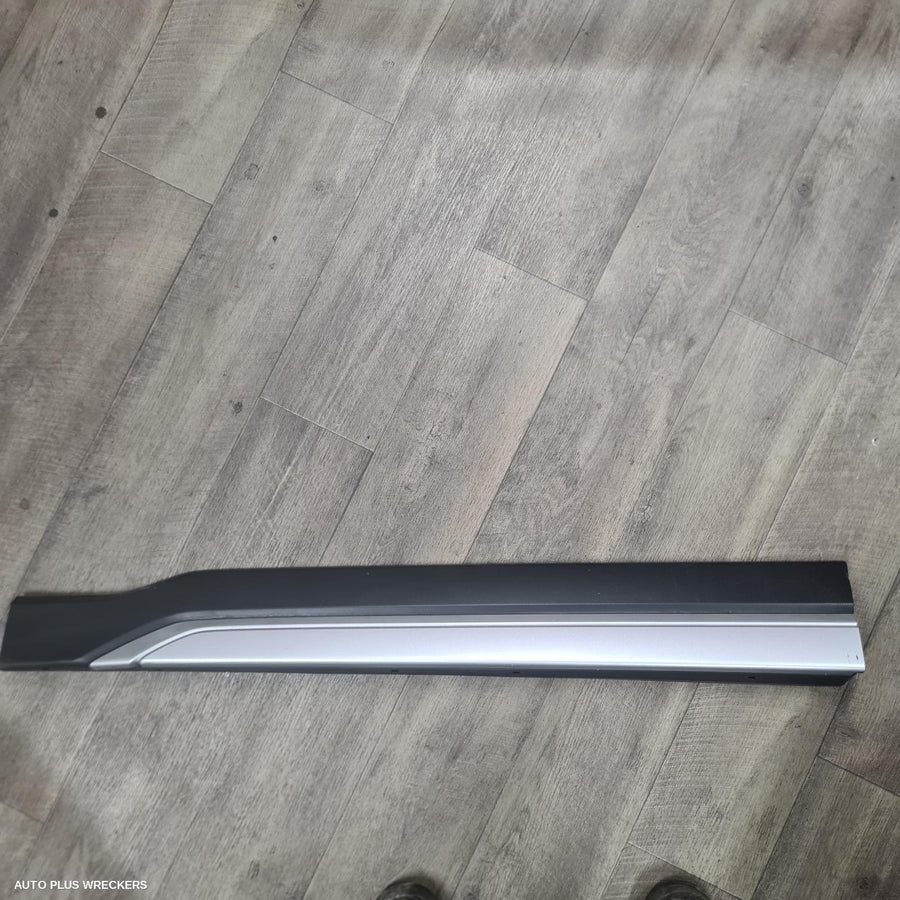 2018-2024 Subaru Forester Body Door Mould