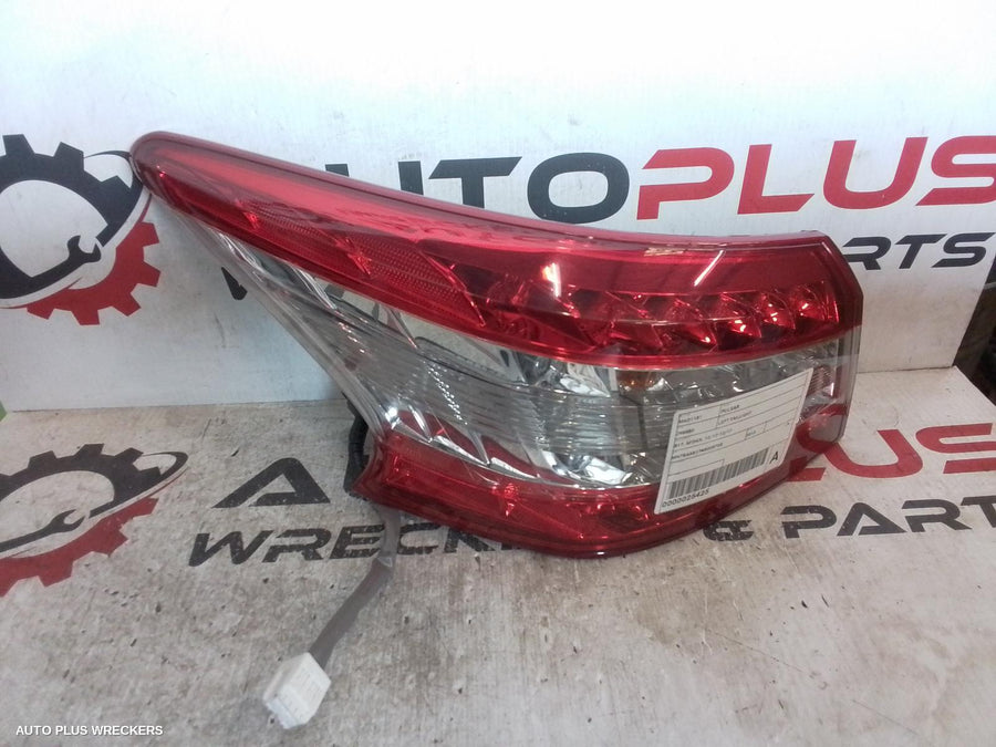 2013 Nissan Pulsar Left Taillight