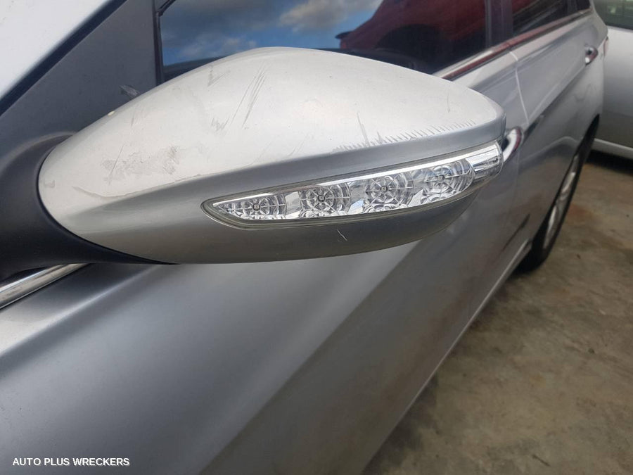 2012 Hyundai I45 Right Rear Door Window