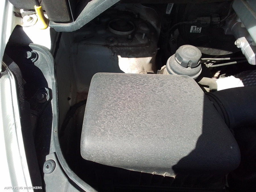 2011 Hyundai Iload/imax Bonnet