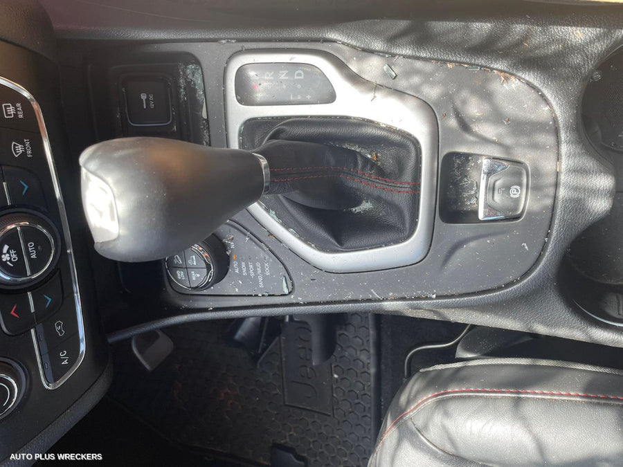 2016 Jeep Cherokee Rear Garnish