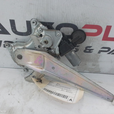 2017 Toyota Hilux Right Rear Wnd Reg Motor