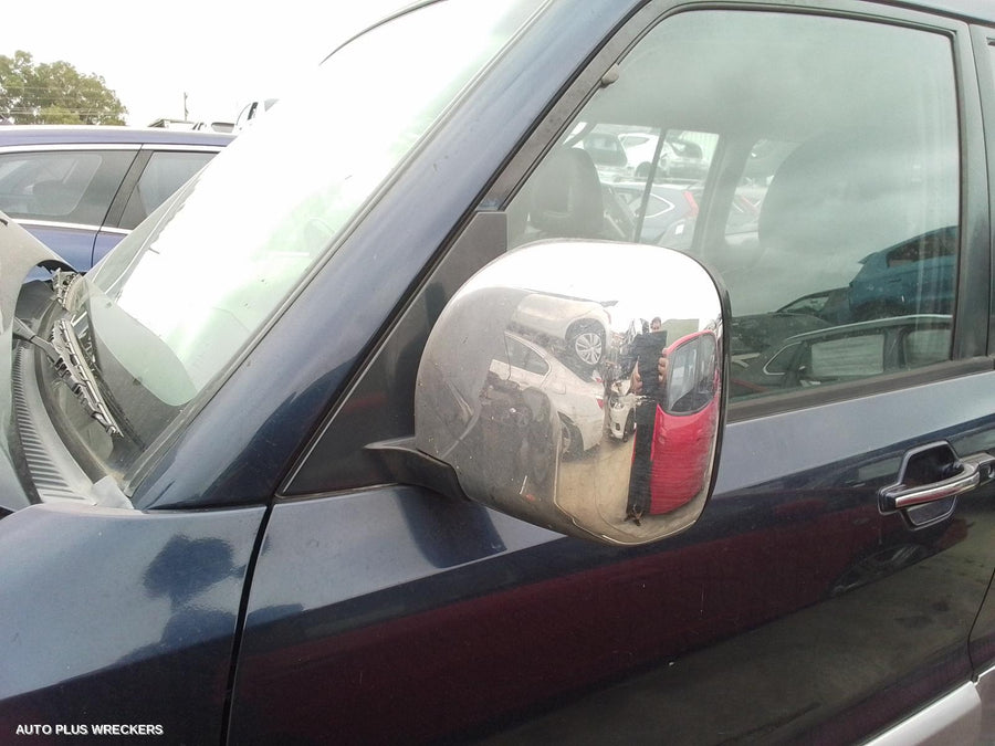 2001 Mitsubishi Pajero Left Rear Door Sliding