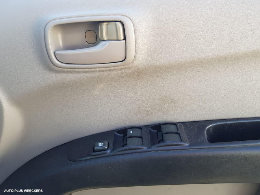 2013 Mitsubishi Triton Right Rear Door Sliding