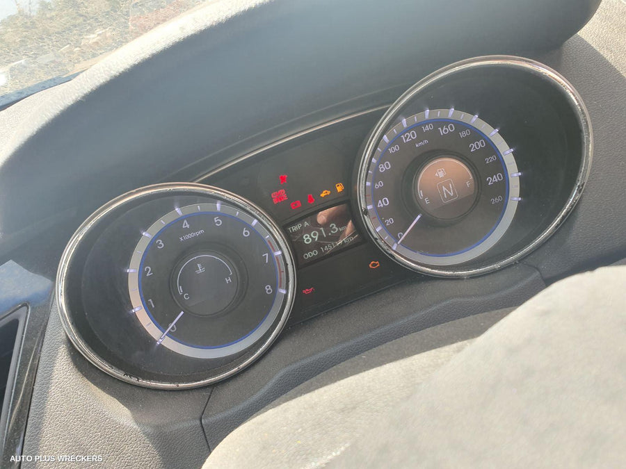 2011 Hyundai I45 Rear Garnish