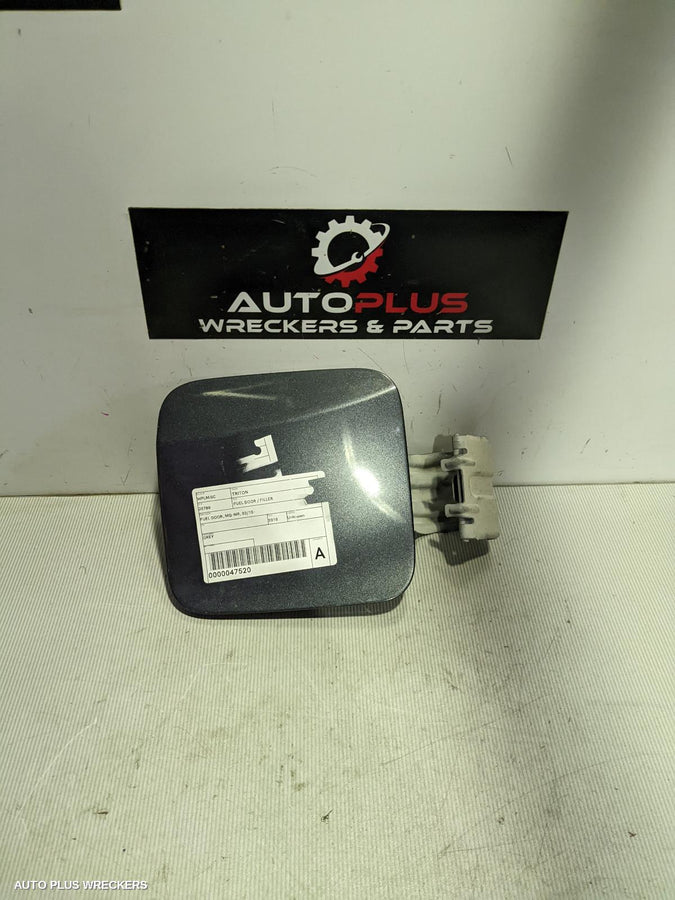 2018 Mitsubishi Triton Fuel Door   Filler