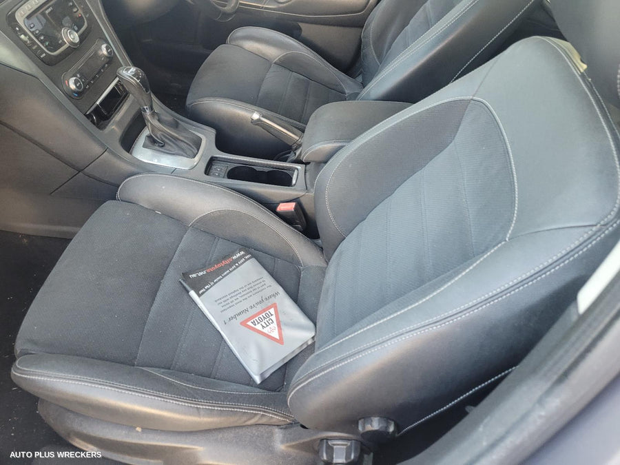 2011 Ford Mondeo Radiator Support