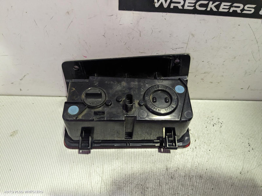 2016 Renault Trafic Left Taillight