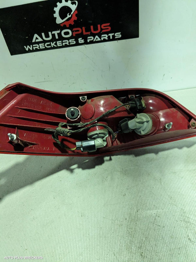 2007-2008 Ford Focus Right Taillight
