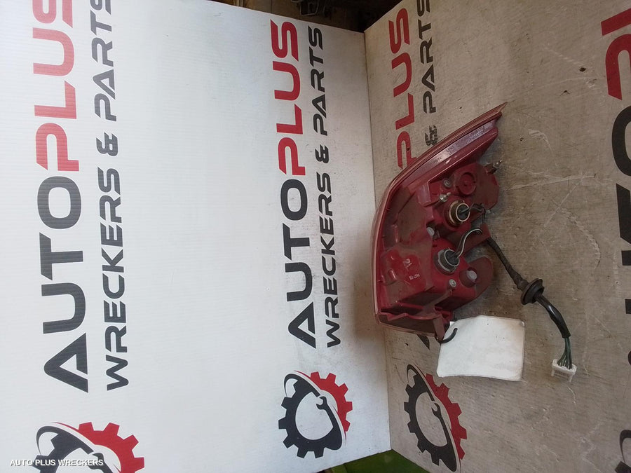 2007 Mitsubishi Lancer Left Taillight