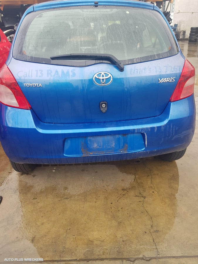 2008 Toyota Yaris Left Front Window Reg Motor