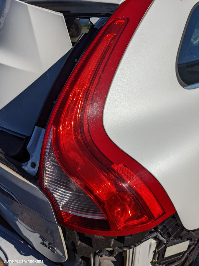 2015 Volvo Xc60 Right Indicator Fog Side