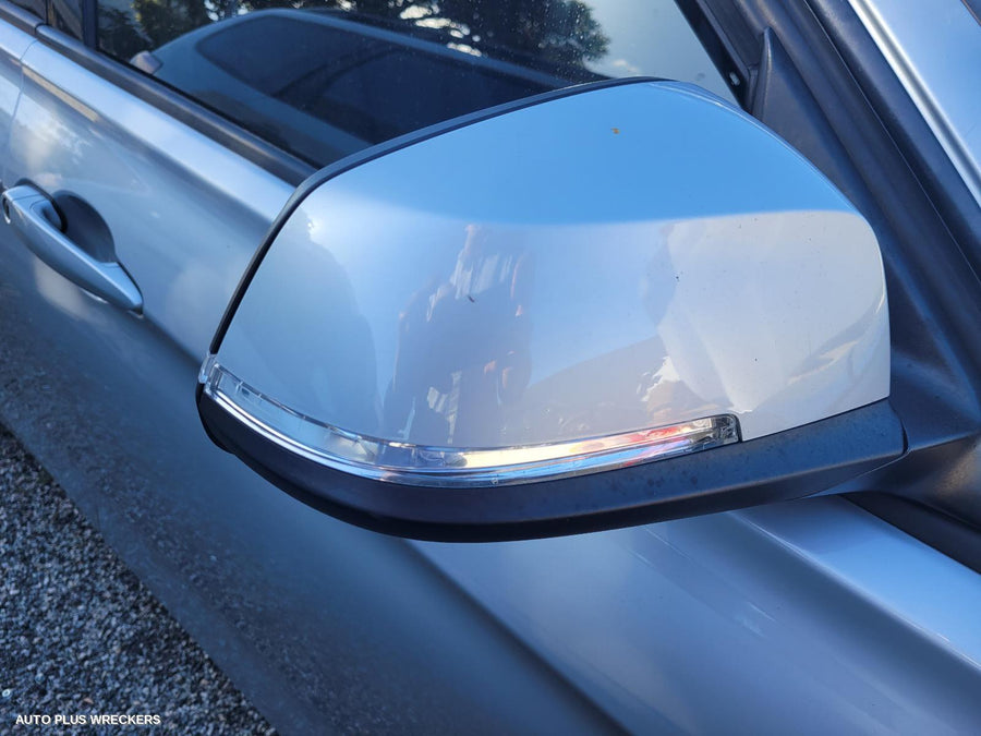 2013 Bmw 3 Series Right Door Mirror