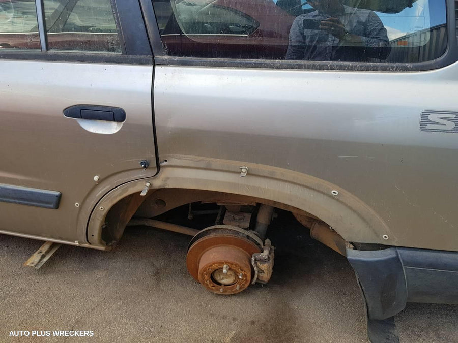 2000 Nissan Patrol Sunvisor