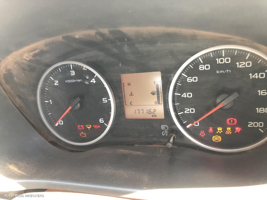 2016 Mitsubishi Triton Left Front Door Window