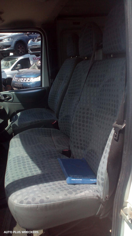 2009 Ford Transit Left Front Door