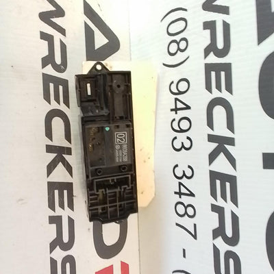 2015-2021 Mitsubishi Triton Pwr Dr Wind Switch