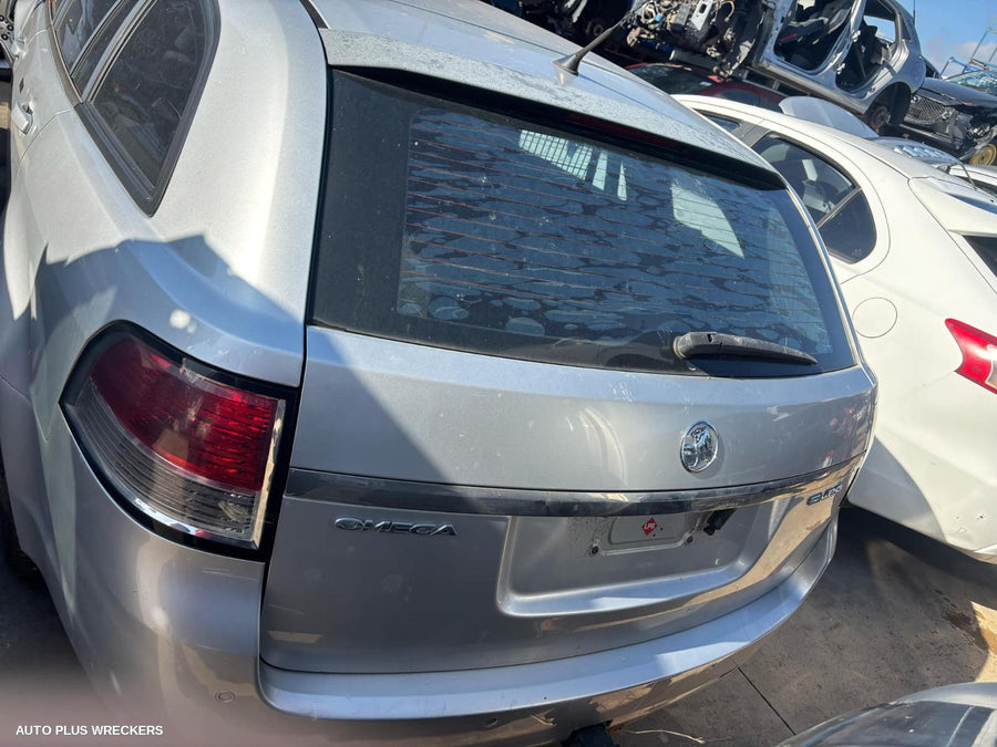 2006-2013 Holden Commodore Bonnet