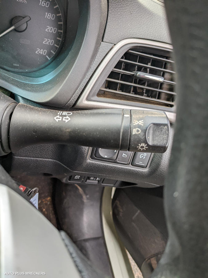 2015 Nissan Pulsar Left Taillight