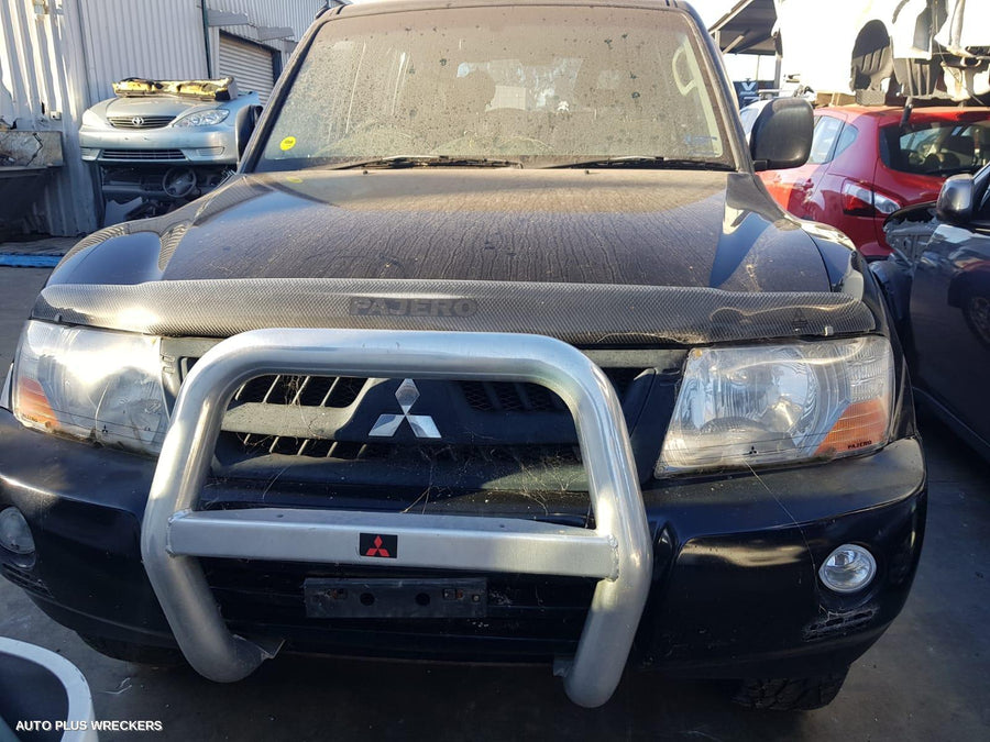 2000-2006 Mitsubishi Pajero Left Front Door Window