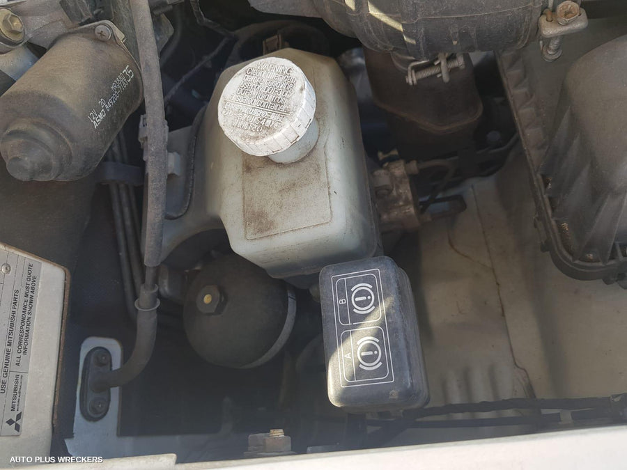 2002 Mitsubishi Pajero Left Headlamp