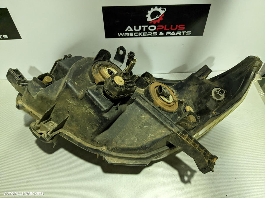 2010 TOYOTA PRADO RIGHT HEADLAMP