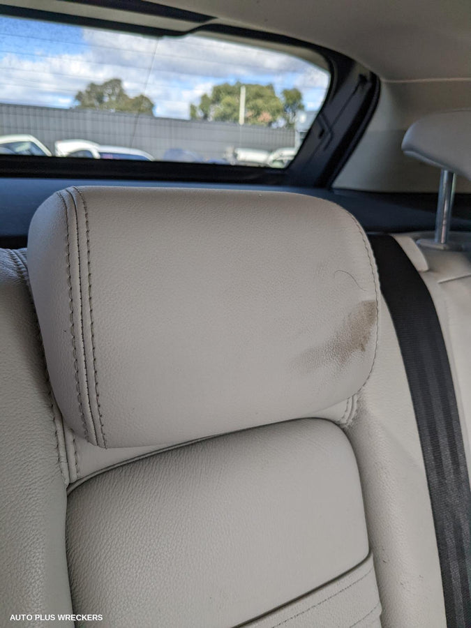 2012 LAND ROVER RANGEROVER EVOQUE LEFT DOOR MIRROR