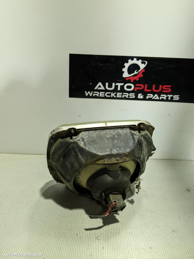 1998 Mitsubishi L300 Right Headlamp