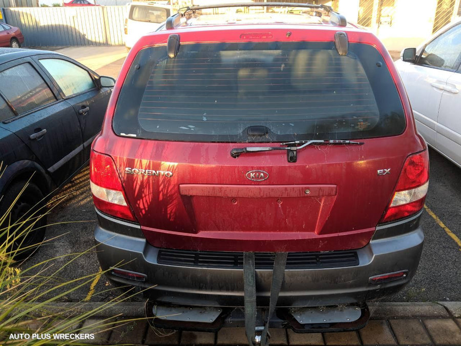 2004 Kia Sorento Left Guard