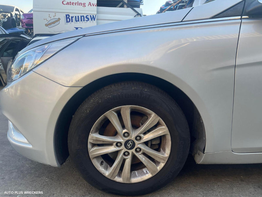 2011 Hyundai I45 Right Guard