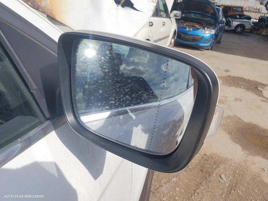 2009 Volvo Xc60 Left Indicator Fog Side