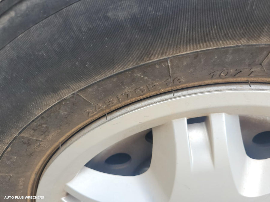 2015 Foton Tunland Left Front Door Window